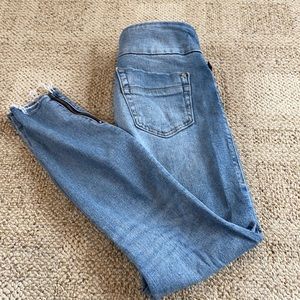 Women’s Rock & Republic Pull-on Jeans 10 Long